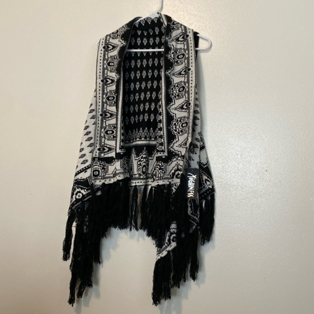 Highness Poncho Cape cardigan One Size blk and white  Open Front Tassel …
